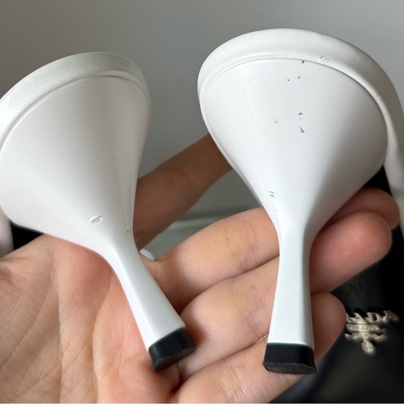 EUC PRADA Leather sandals $1,100 39 - Picture 10 of 13